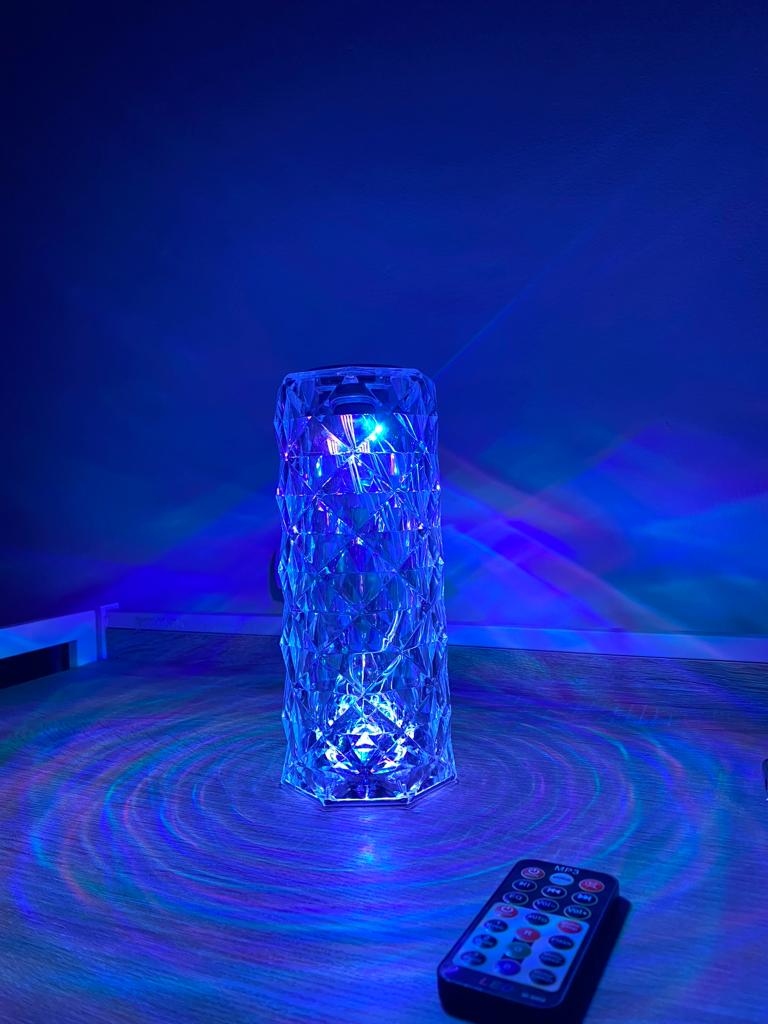🌈🔊 "Luz & Beat: Tu Espacio, Tu Ritmo" – Lámpara RGB con Parlante Bluetooth Integrado